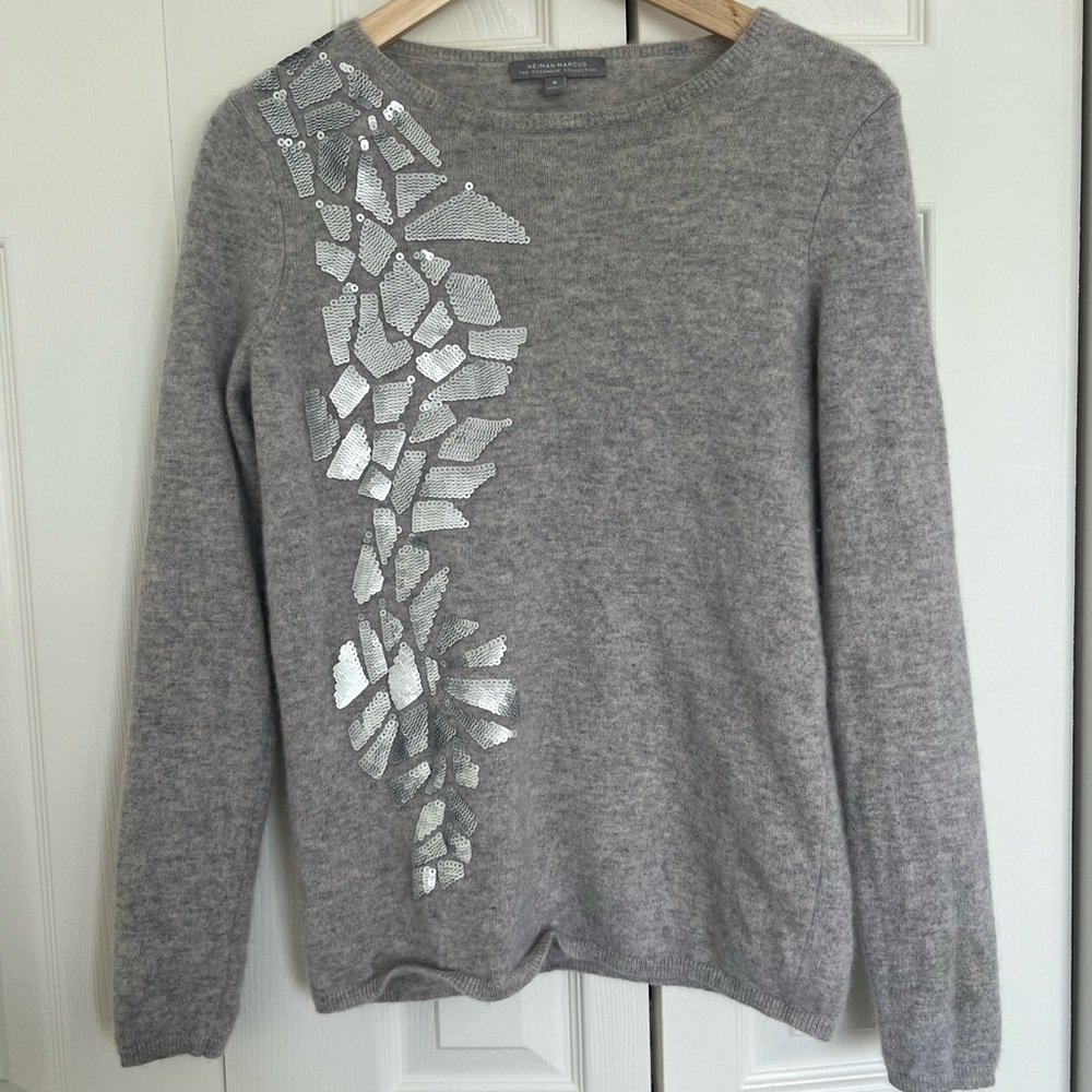 Neiman Marcus Gray 100% cashmere Sweater with Silver Sequin Design size s